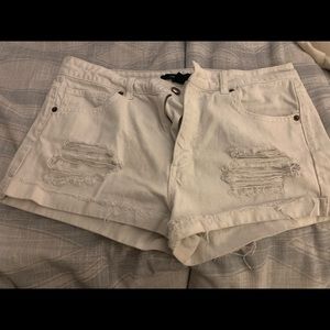 Forever 21 ripped Jean shorts Size 30